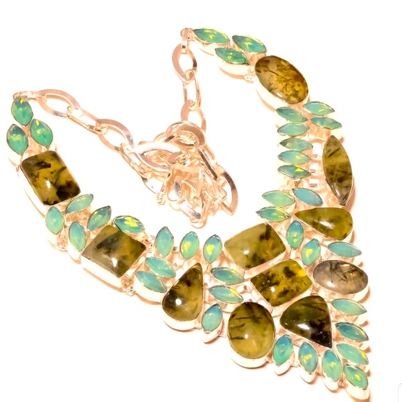 Prehnite Silver Statement Necklace - Picture 1 of 3